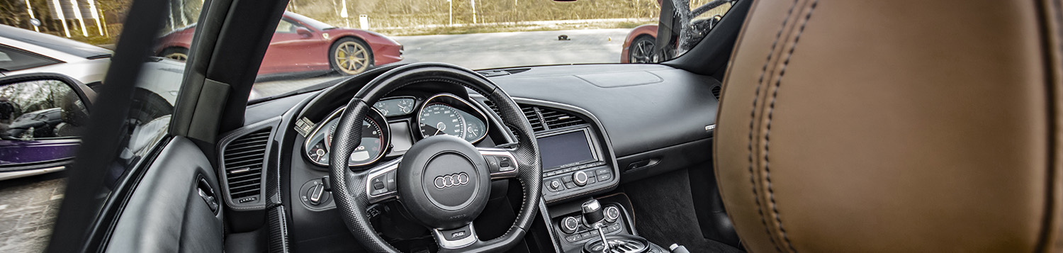 Audi R8 Spyder V10 interior